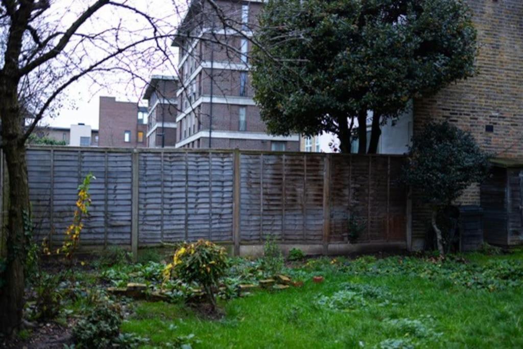 Manor Court London Exterior photo